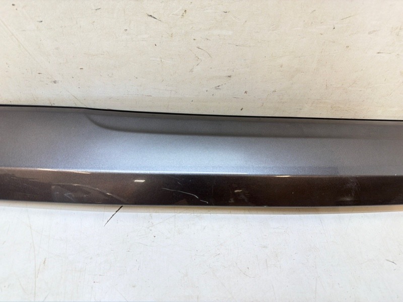 Молдинг капота