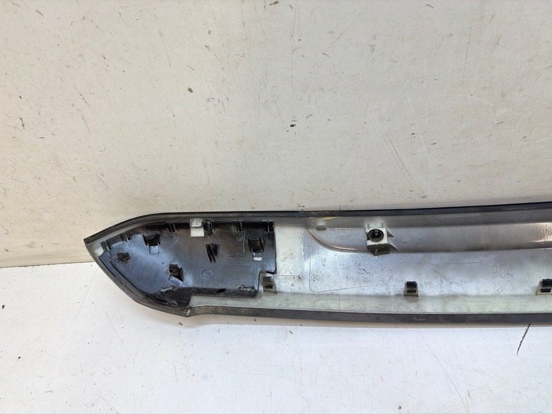 Молдинг капота