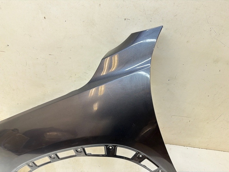 Крыло переднее левое