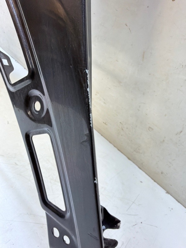 Крыло переднее левое