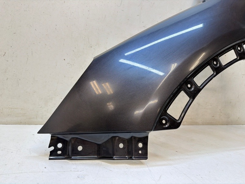 Крыло переднее левое