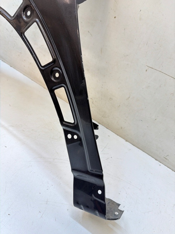 Крыло переднее левое