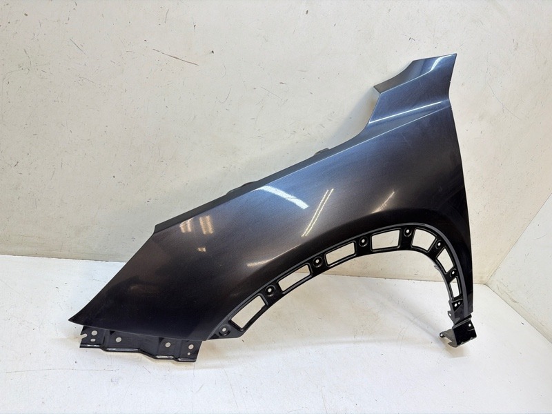 Крыло переднее левое