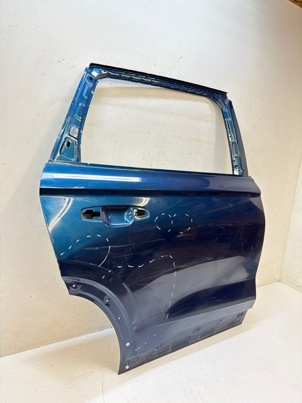 Дверь задняя правая