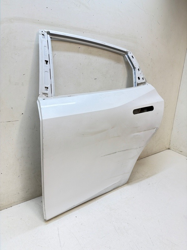 Дверь задняя левая