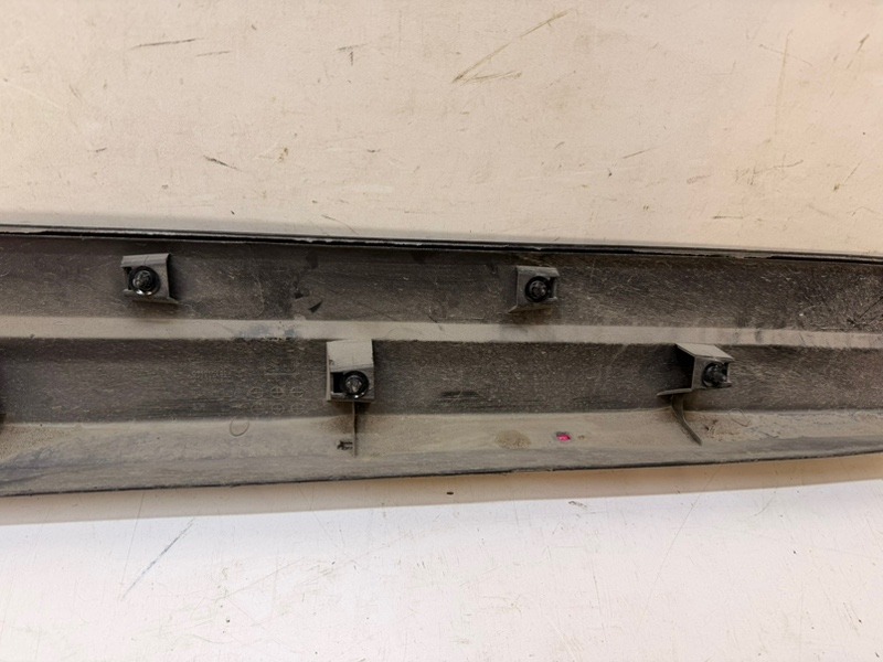 Накладка двери передней левой