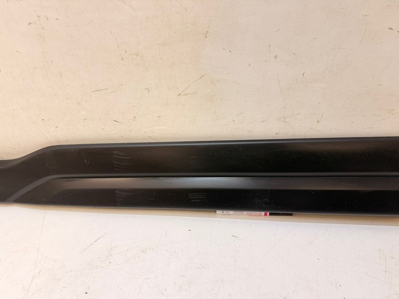 Накладка двери передней левой