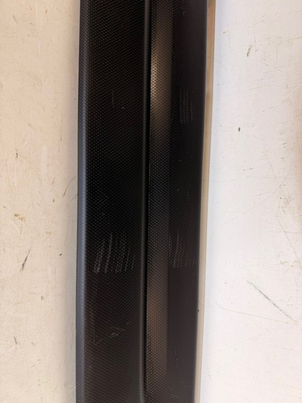 Накладка двери передней левой