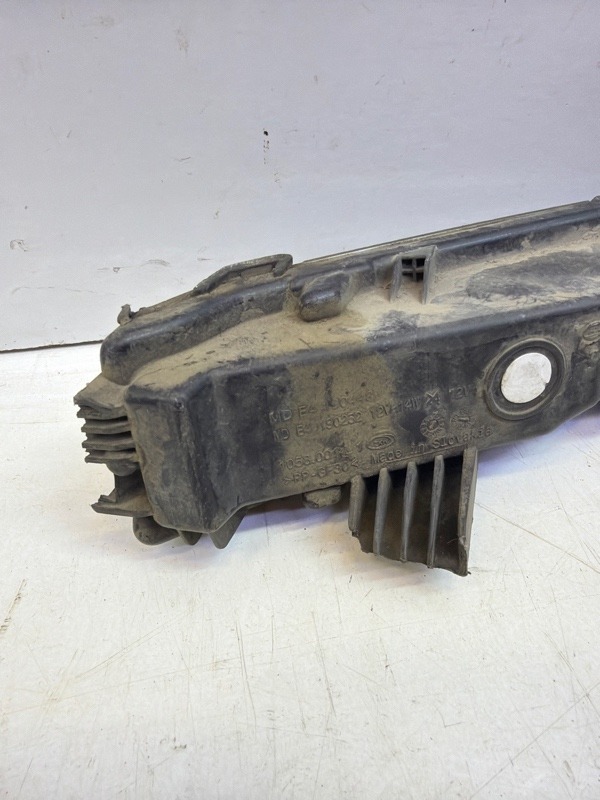 Фара противотуманная левая