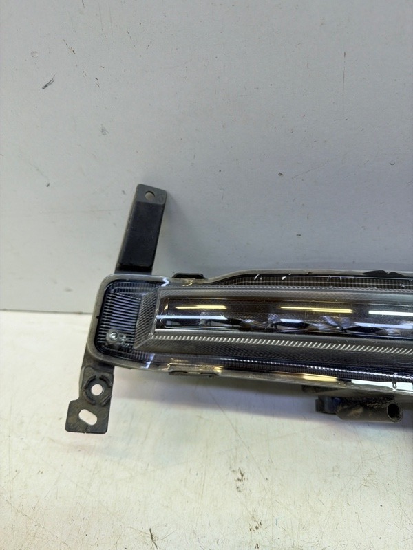 Фара противотуманная правая