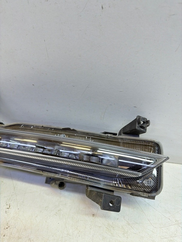 Фара противотуманная правая