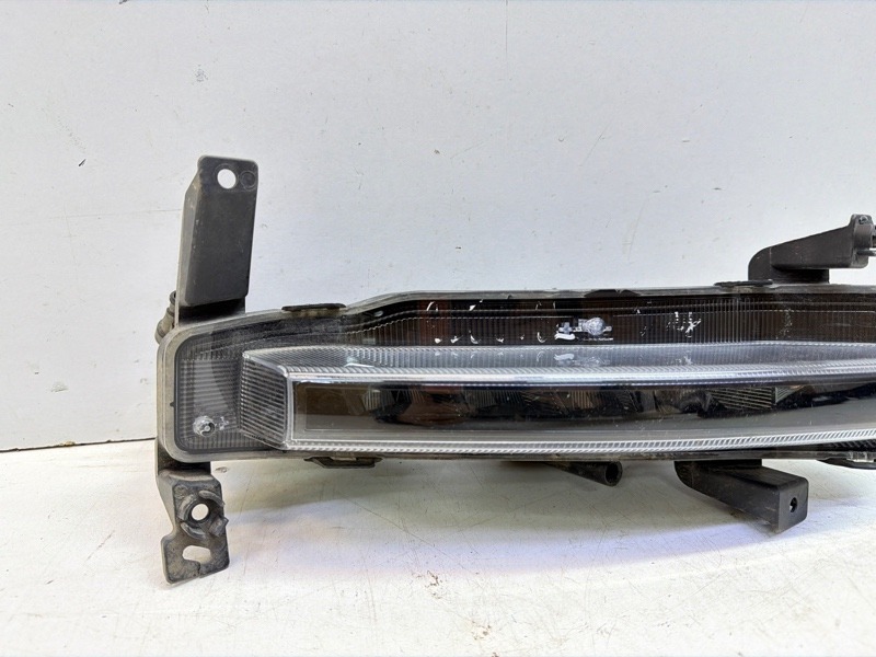 Фара противотуманная правая