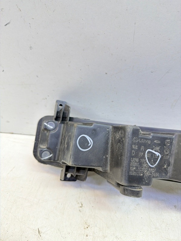 Фара противотуманная правая