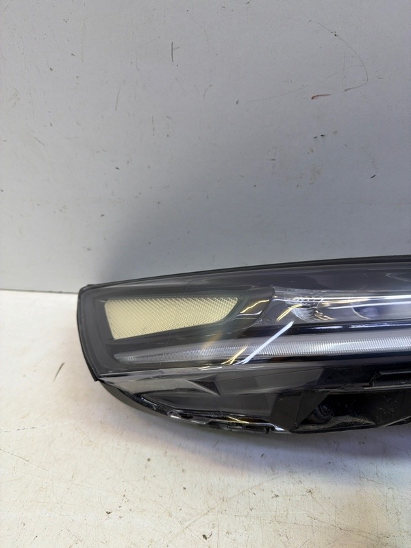 Фара противотуманная правая