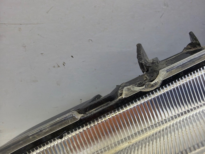 Фара противотуманная левая