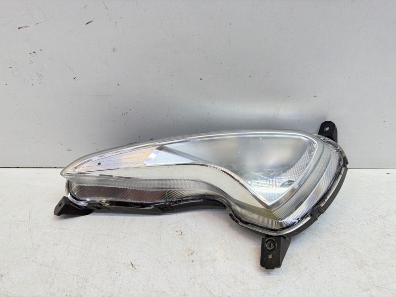 Фара противотуманная левая