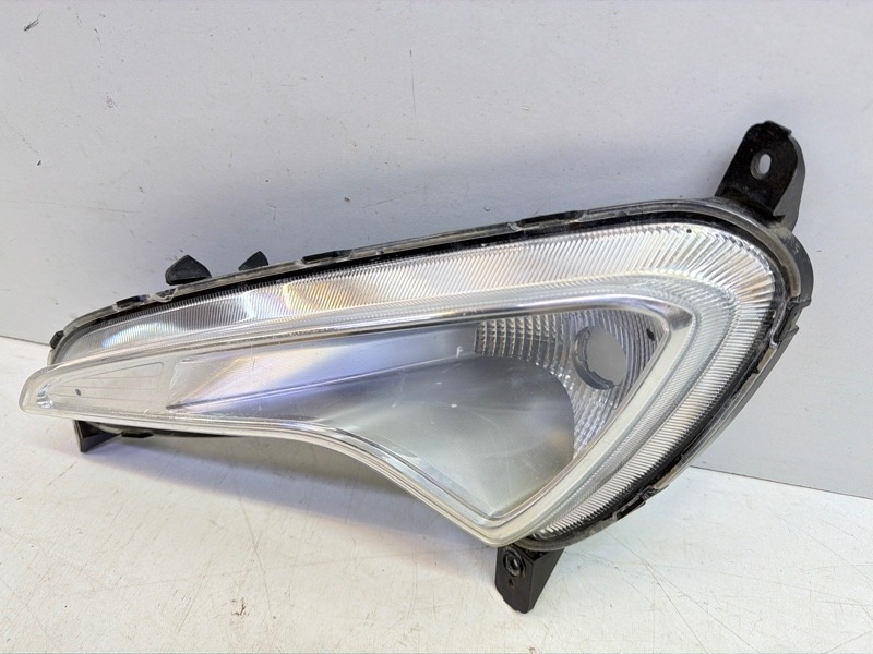 Фара противотуманная левая