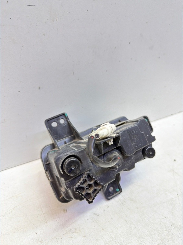 Фара противотуманная правая