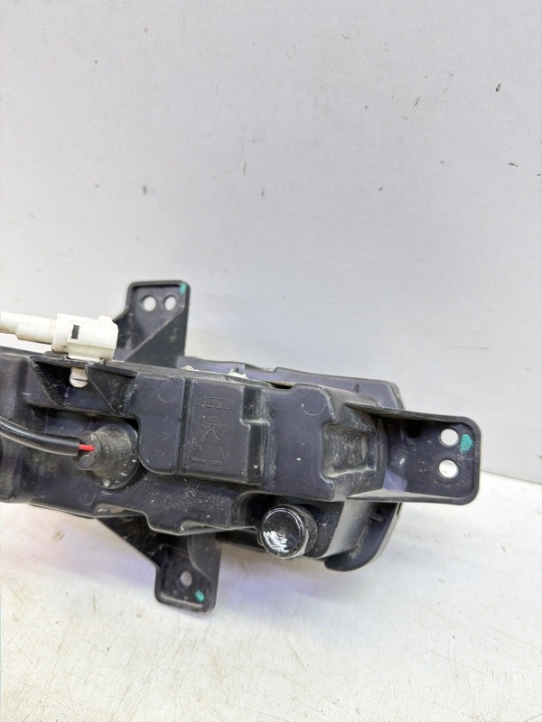 Фара противотуманная правая