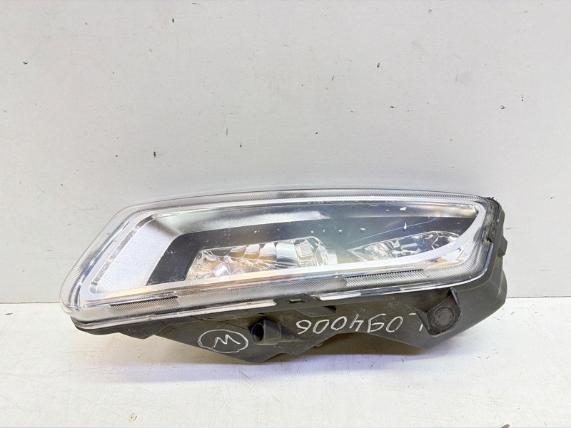 Фара противотуманная левая