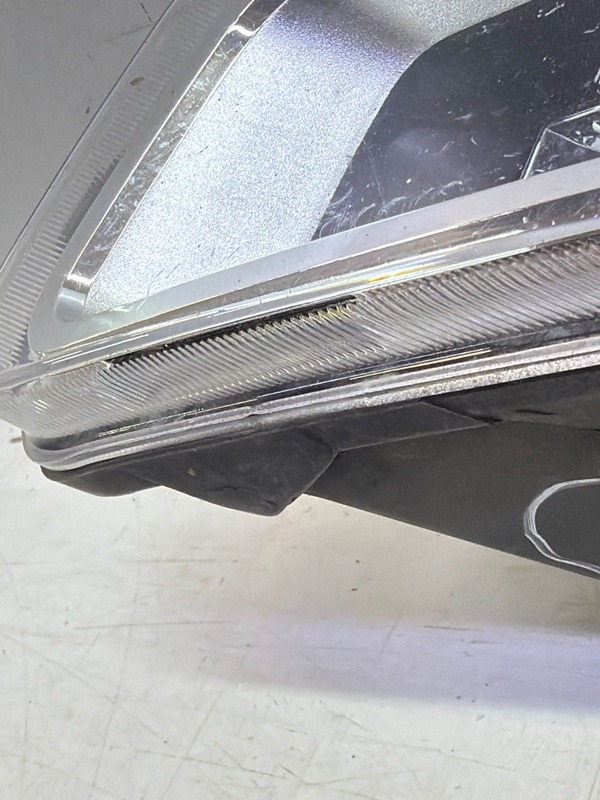 Фара противотуманная левая