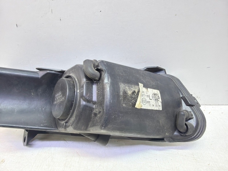 Фара противотуманная левая