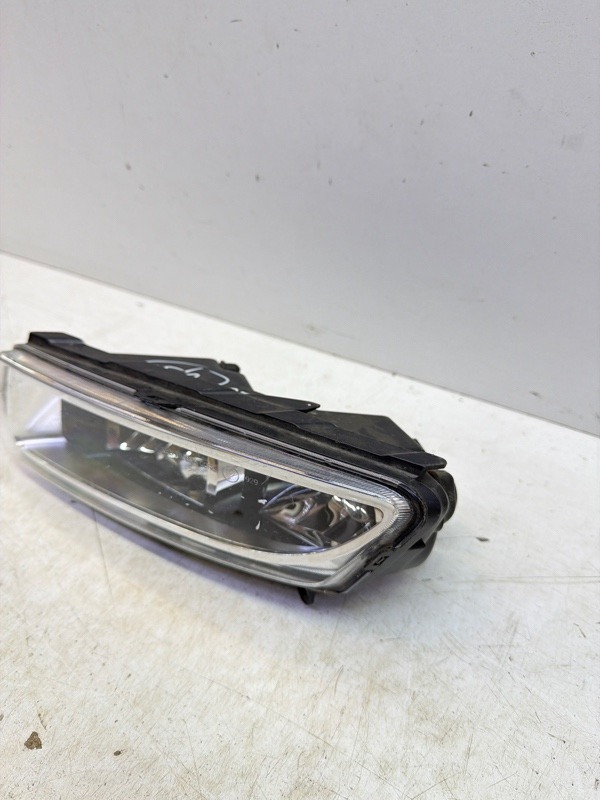 Фара противотуманная левая