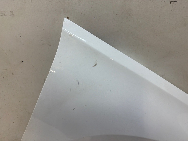 Крыло переднее правое