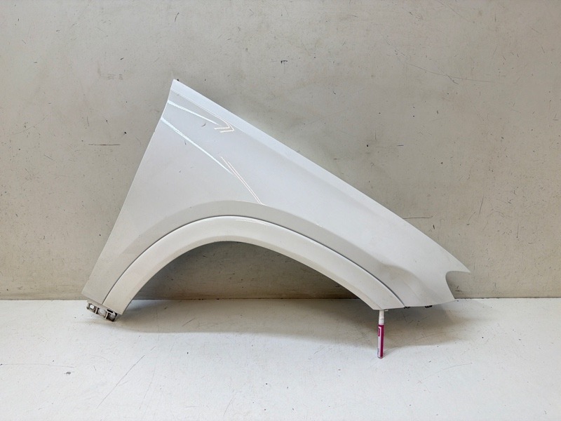 Крыло переднее правое