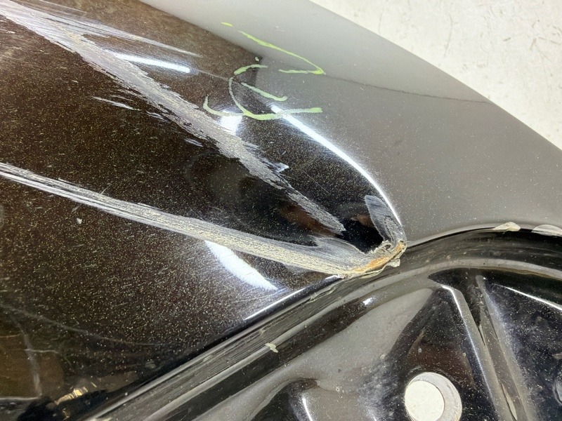 Крыло переднее правое