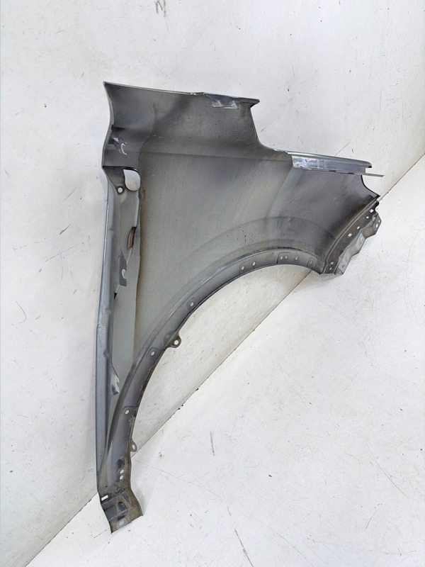 Крыло переднее левое