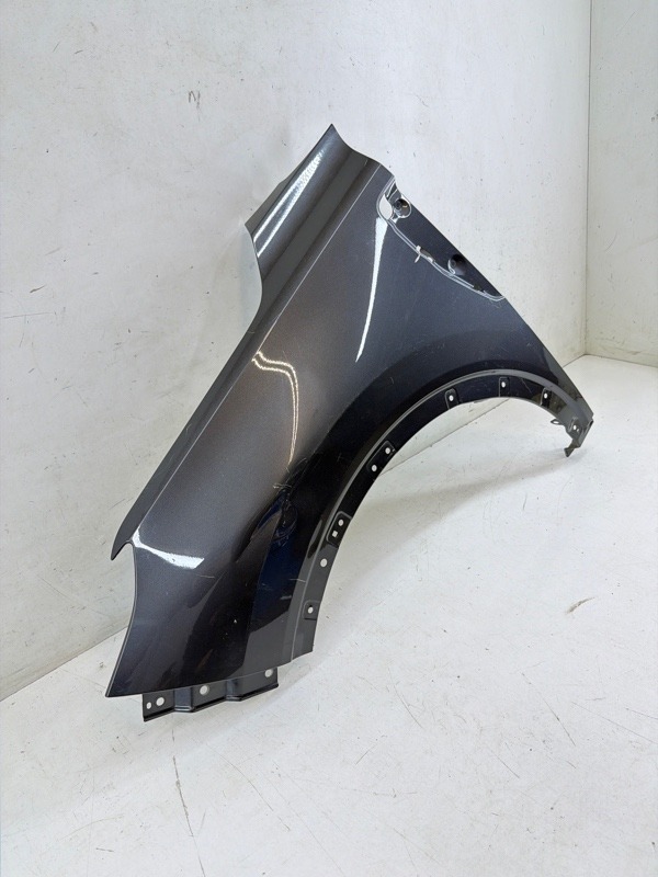 Крыло переднее левое