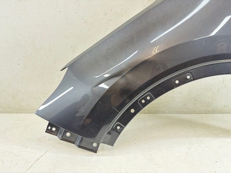 Крыло переднее левое