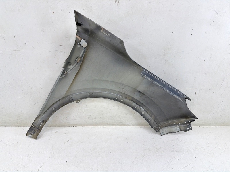 Крыло переднее левое