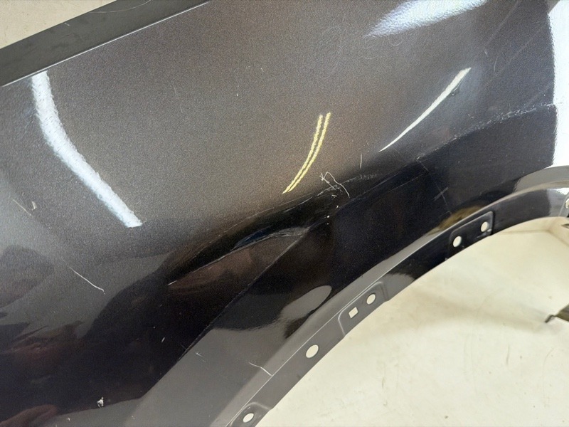 Крыло переднее левое