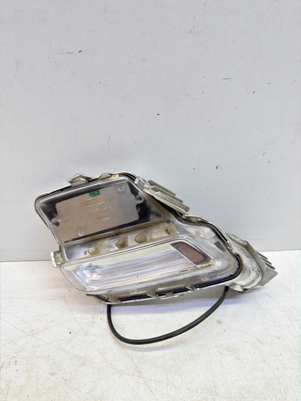 Фара противотуманная левая