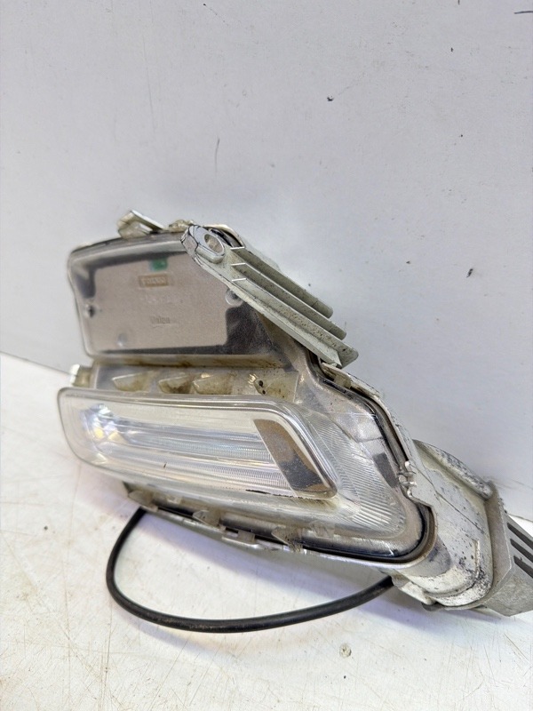 Фара противотуманная левая