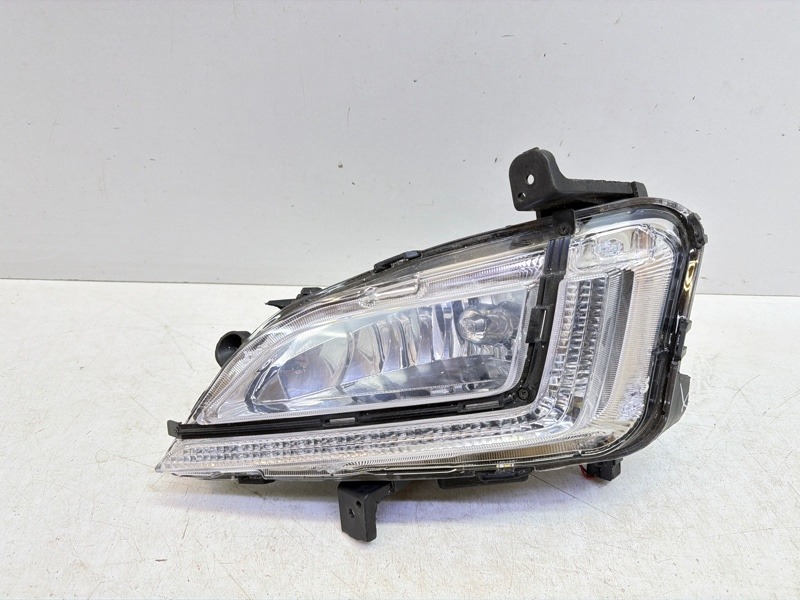 Фара противотуманная левая