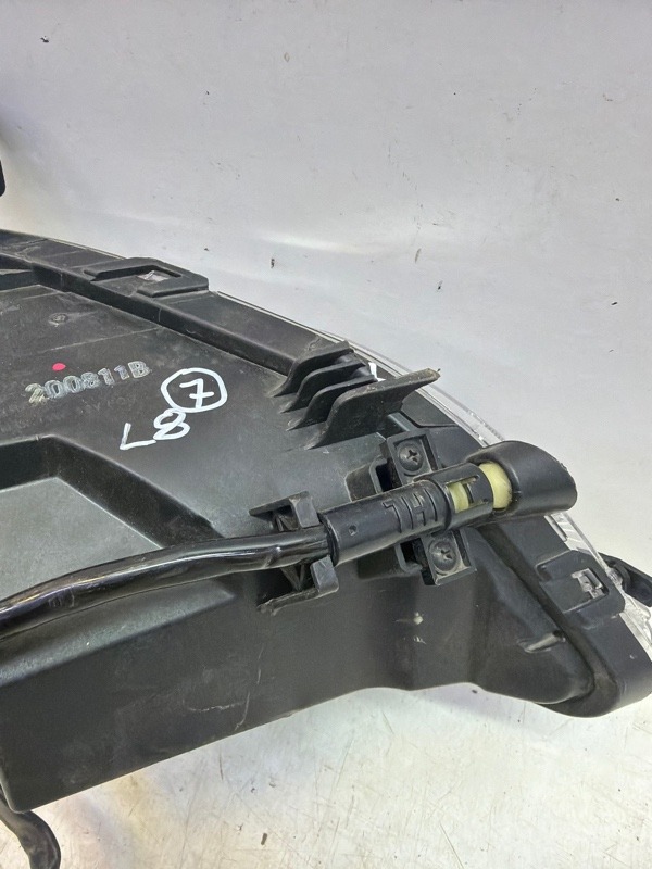 Фара противотуманная левая