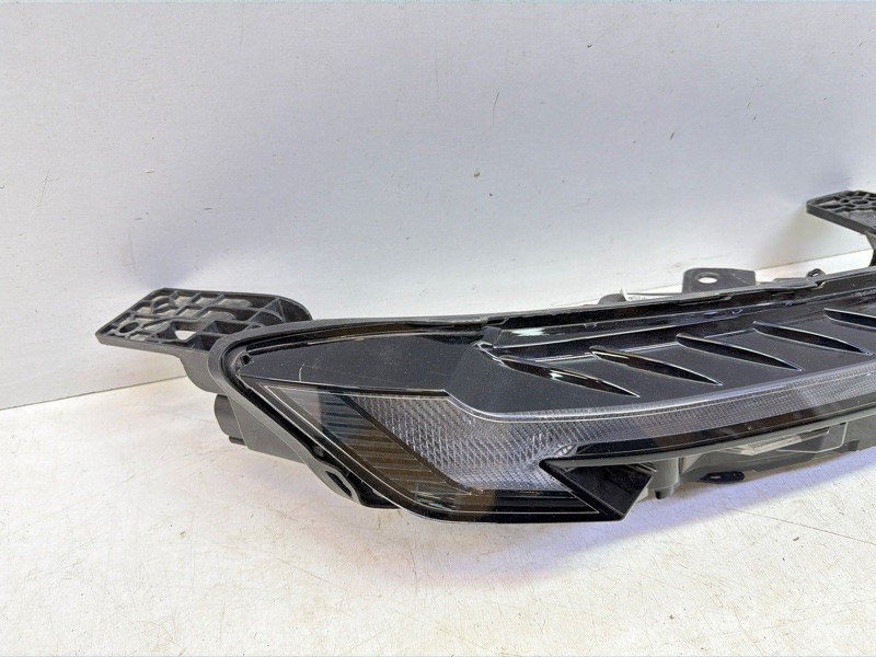 Фара дневного света правая (ходовые огни)