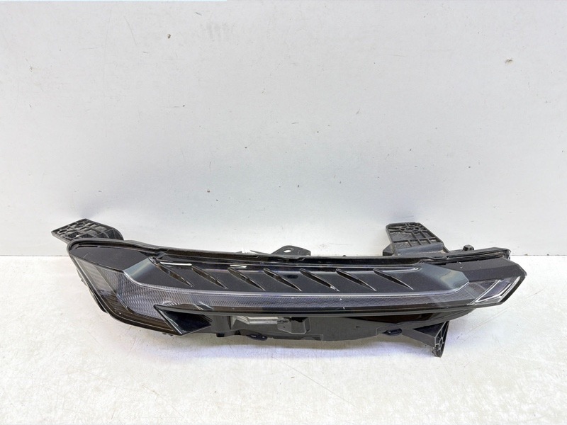 Фара дневного света правая (ходовые огни)