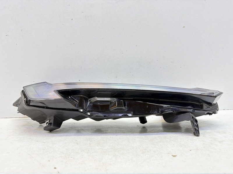 Фара дневного света правая (ходовые огни)