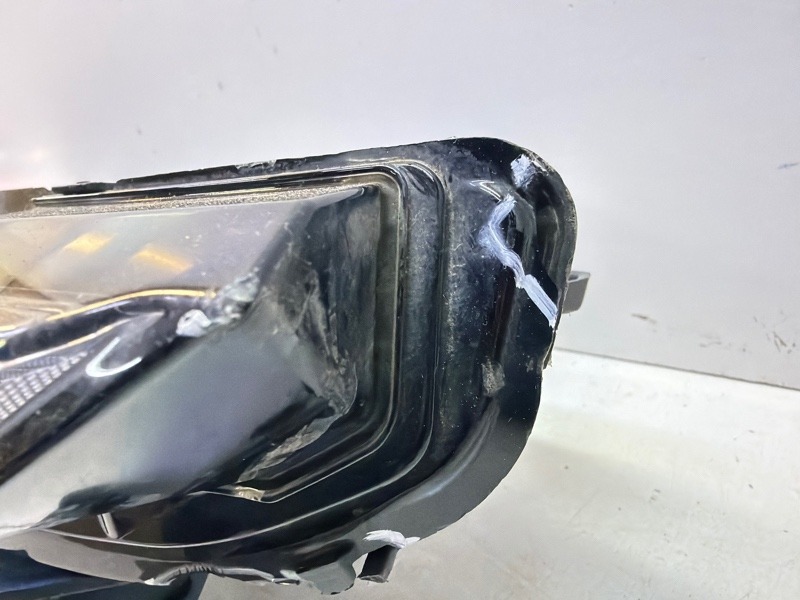 Фара дневного света правая (ходовые огни)