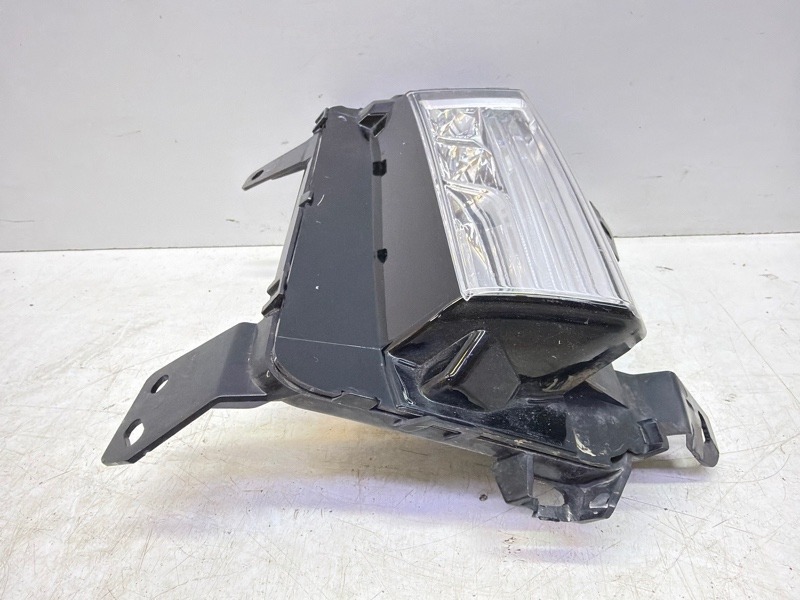 Фара противотуманная правая