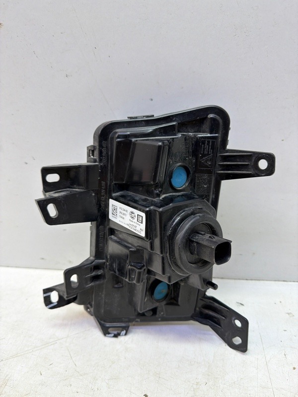 Фара противотуманная правая