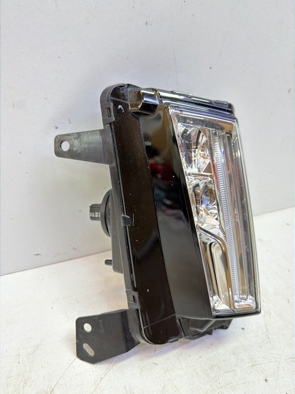 Фара противотуманная правая