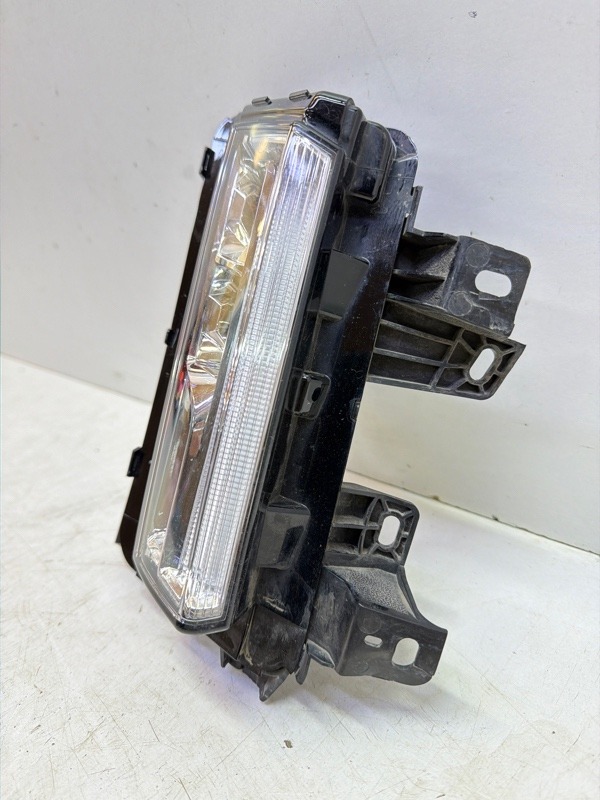 Фара противотуманная правая