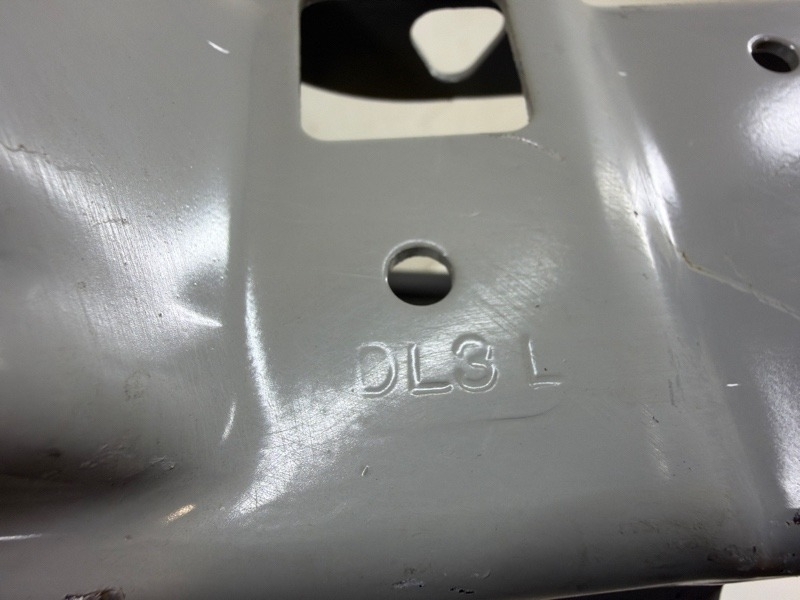 Петля крышки багажника