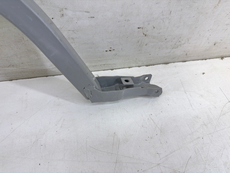 Петля крышки багажника