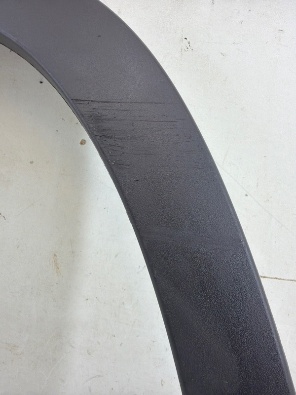 Накладка переднего крыла левого